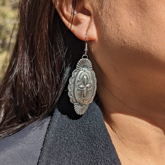 Native American Jewelry Women's Dangle Earrings Hand Stamped Jewelry 3-D Design* - Picture 5 of 9